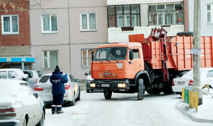 Томская мэрия предложила штрафовать водителей за блокирование проезда к мусорным контейнерам