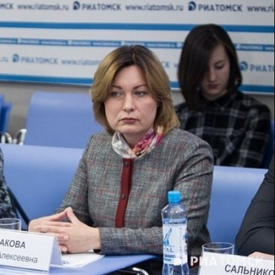 УШАКОВА Ирина Алексеевна